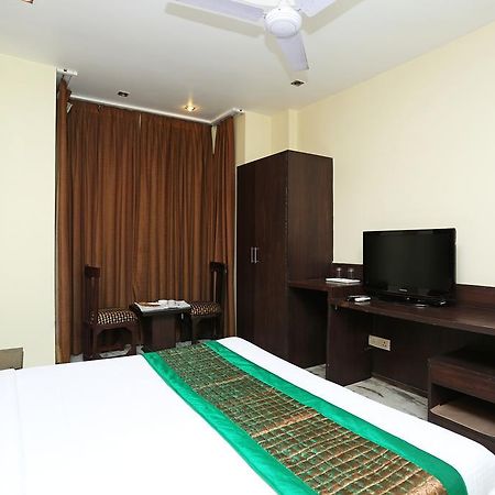 Oyo Rooms, Cyber Park Gurgaon Buitenkant foto